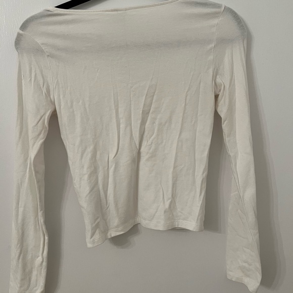 H&M Divided ruched v-neck top - Picture 2 of 3
